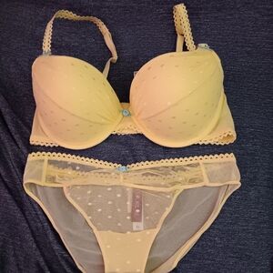 NWT Adore Me Stacy Push Up 36D Bra/Medium Cheeky Panty Set Yellow